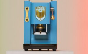 Scudetto Napoli, lo celebra anche una macchina da caffè: azzurra e in limited edition