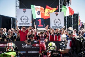 Sbk, Portimao: Ducati è campione del mondo grazie al successo di Bautista in Gara 1