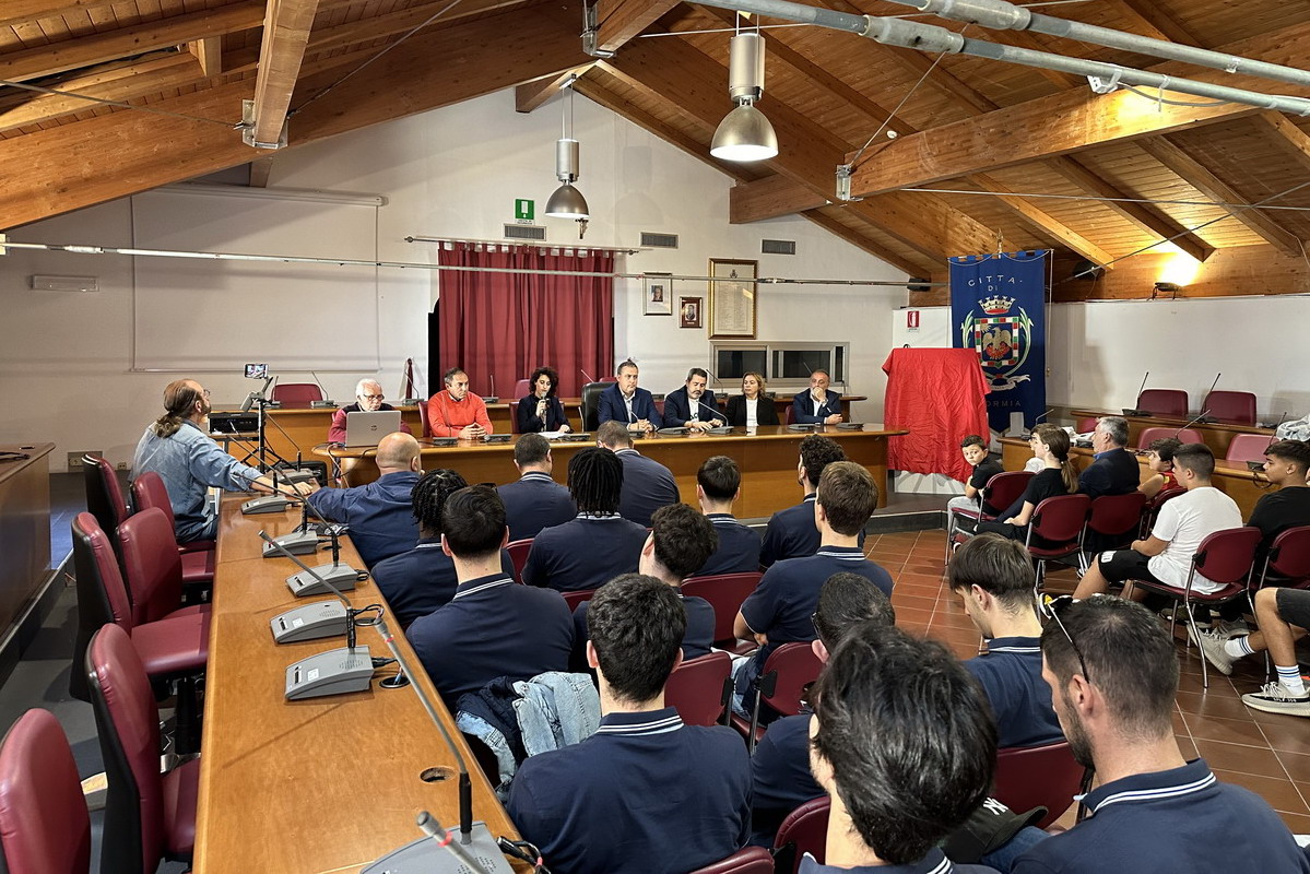 Basket, Jumbo Basket Formia, celebra un doppio successo: vittoria sul campo e nuovo corso per il basket cittadino