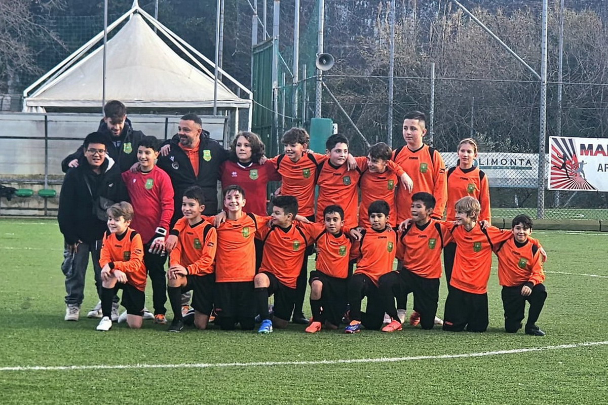 Calcio, ULN Consalvo, tanti applausi per il torneo di Natale della Scuola calcio. Fiori: “I nostri gruppi crescono bene”