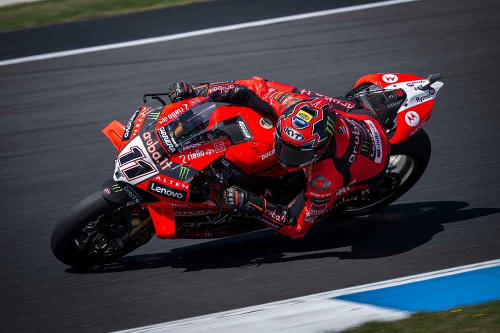 Sbk, Bulega e Bautista rispettivamente primo e terzo dopo le prove libere dell’Australian Round