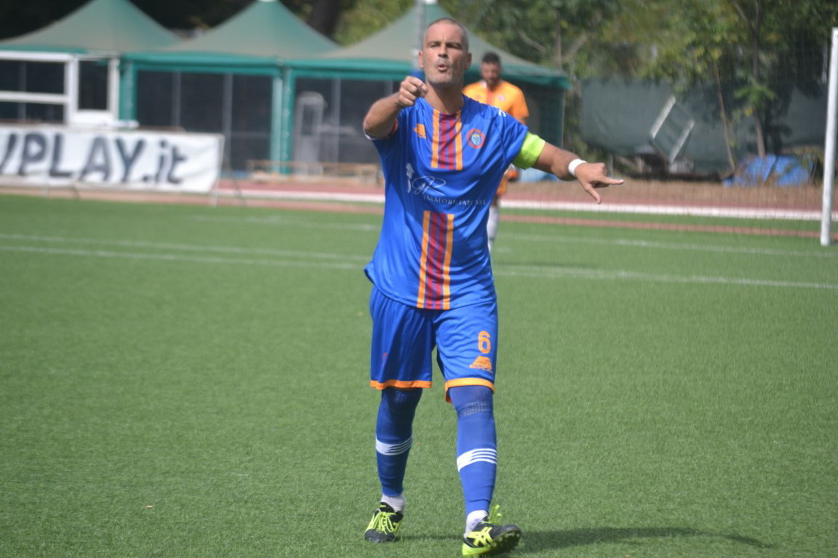 Calcio, Lvpa Frascati, Promozione, capitan Paolacci: “Lottiamo fino alla fine con testa e cuore”