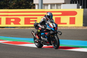 WorldSBK Magny-Cours: Razgatlioğlu domina Superpole e Gara1, Manzi trionfa in Supersport