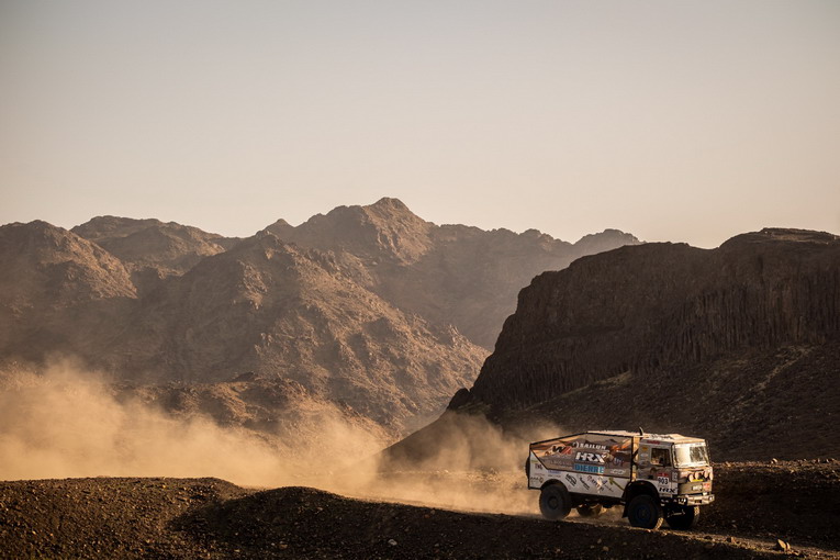Yambu, GeaLife Motorsport completa la seconda tappa alla Dakar 2026 e migliora la classifica